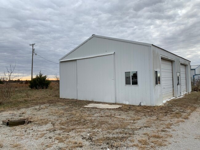 Building Photo - 13943 Penn Ln
