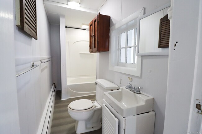 Foto del edificio - 48-50-50 Golden St