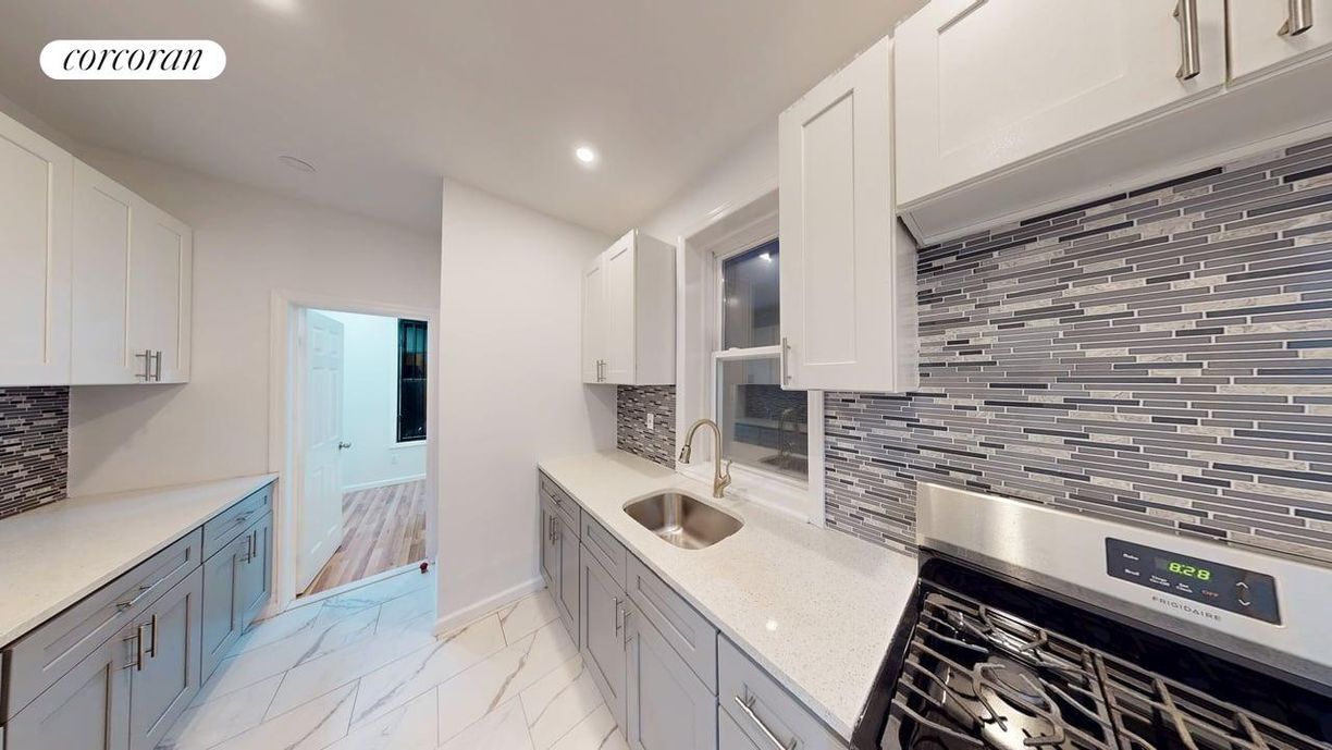 Foto principal - 949 Prospect Pl
