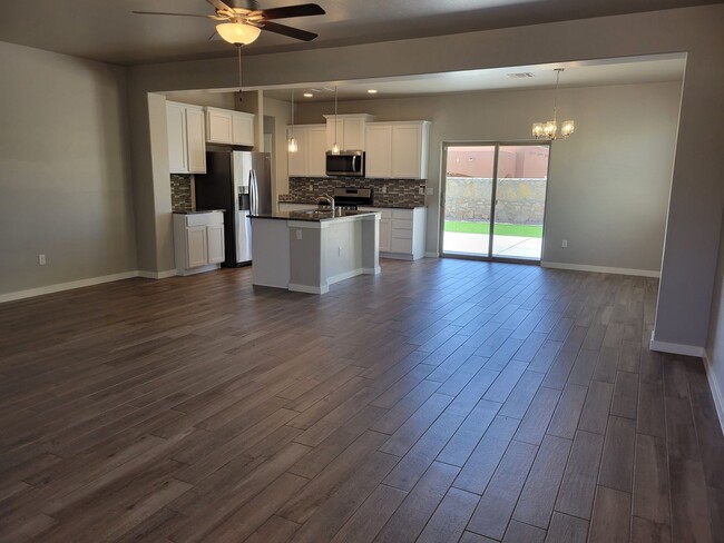 Foto del edificio - Beautiful 3 bedroom/2 Bath Home!