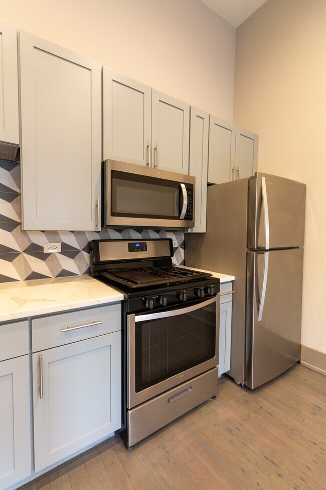 Foto del edificio - 2957 N Avers Ave