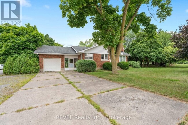 Photo du bâtiment - 1544 Four Mile Creek Rd