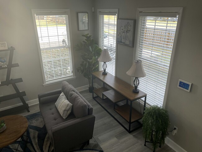 Building Photo - 2408 Escambia Dr