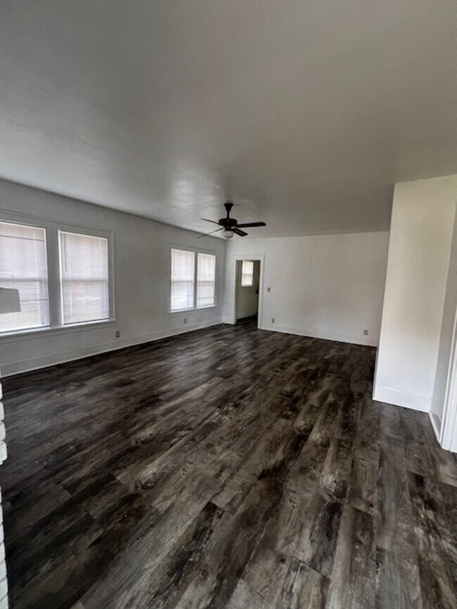 Foto del edificio - 605 Oak Park Dr