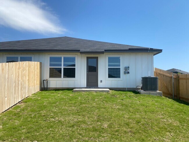 Building Photo - 1246 Concord Dr