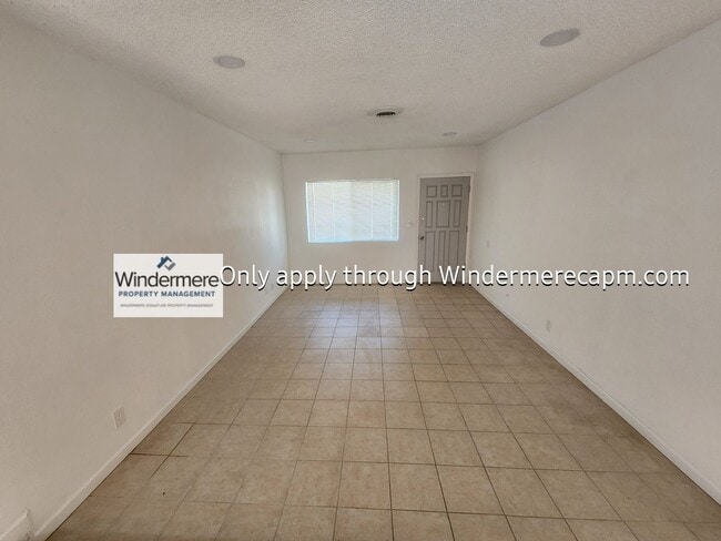 Building Photo - 5674-5674 Valley Vale Way