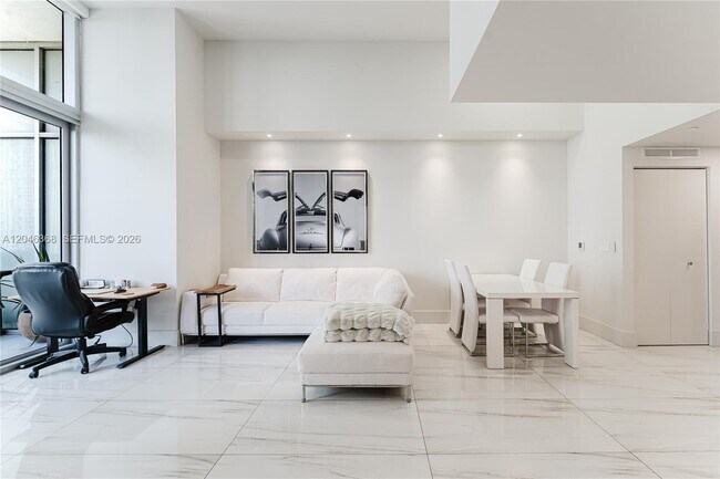 Foto del edificio - 488 NE 18th St