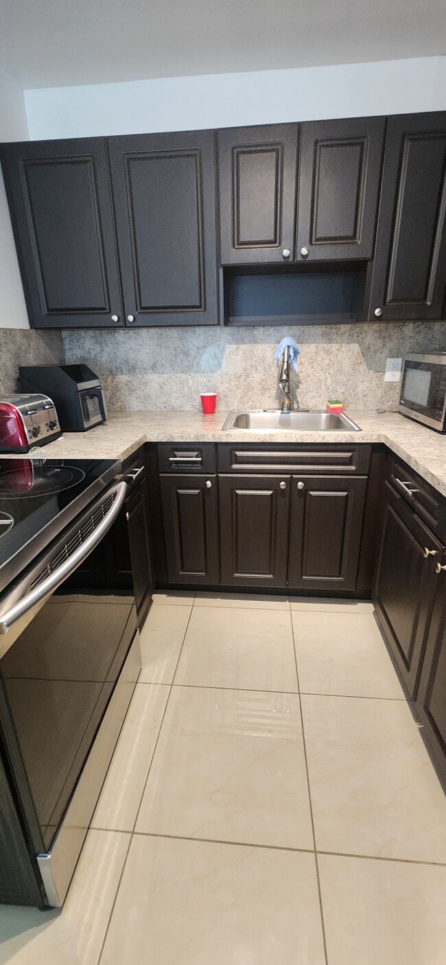 private kitchen - 1511 NE 160th St