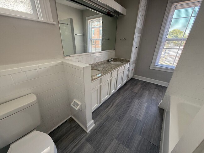 Foto del edificio - 112 W Nixon St