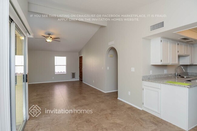 Foto del edificio - 2119 E Forge Ave