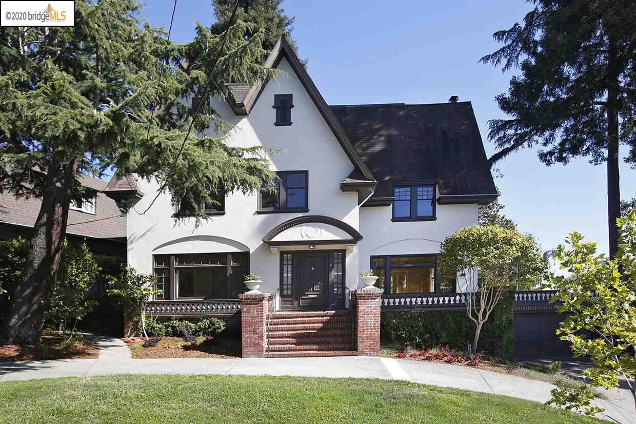 Primary Photo - 4 Sierra Ave