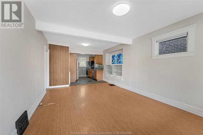 Photo du bâtiment - 1548 Dougall Ave