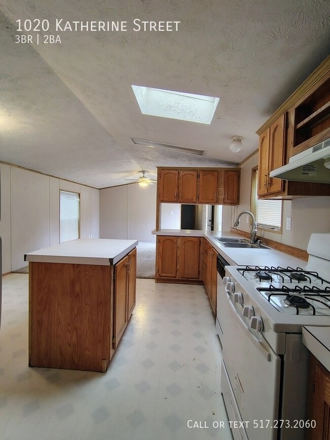 Foto del edificio - 1020 Katherine St