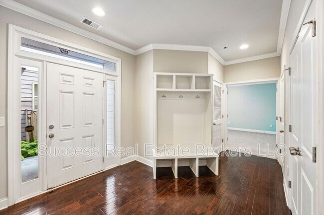Foto del edificio - 1231 Ridenour Ln