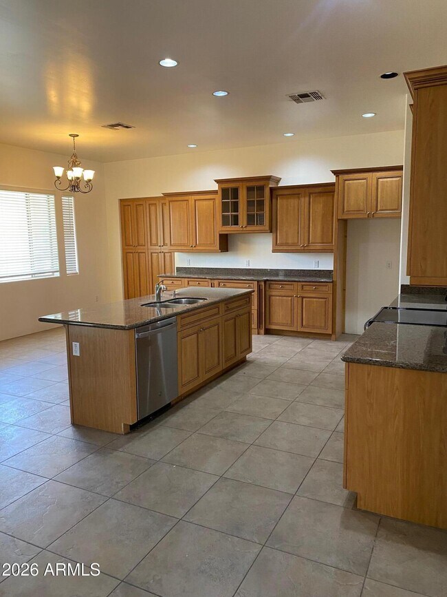 Building Photo - 2433 W Desert Hills Estate Dr