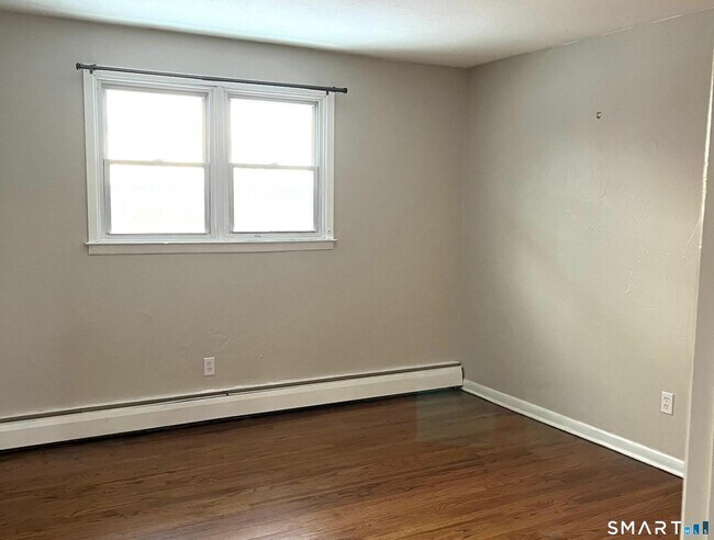 Building Photo - 63 Maynard St