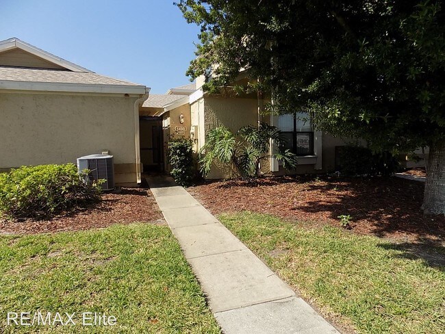 Building Photo - 3 br, 2 bath House - 1490 Sheafe Ave NE #107