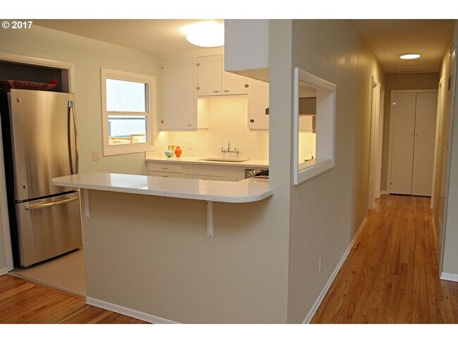 Foto del edificio - Charming Saint John's home with Washer/Dryer, Fenced Yard, Garage