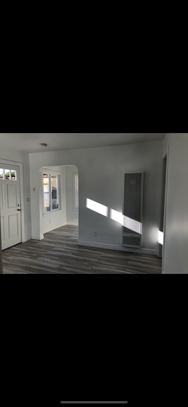 Foto del edificio - 3619 Edenhurst Ave