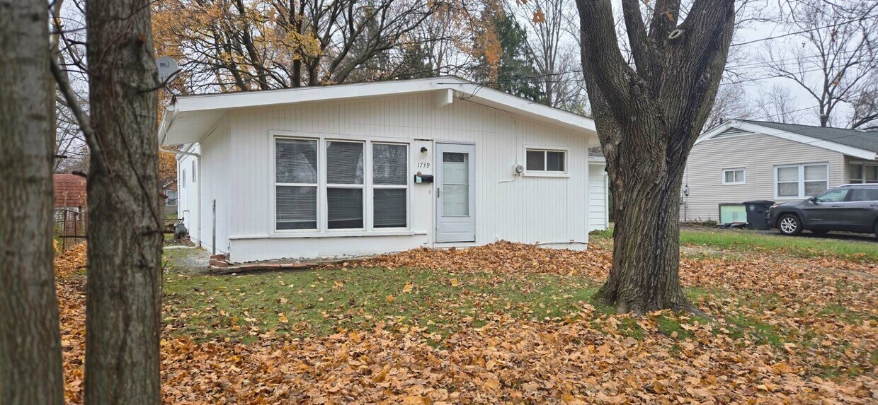 Foto principal - Charming 3-Bedroom Property in Prime Location ( SECTION 8 VOUCHER ACCEPTED )