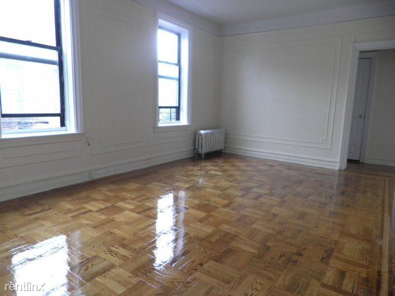 Primary Photo - 19 Saint Nicholas Ave