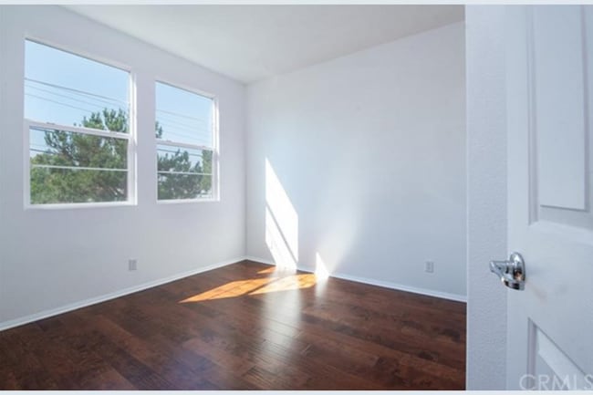 Photo - 928 Lilac Ln Townhome