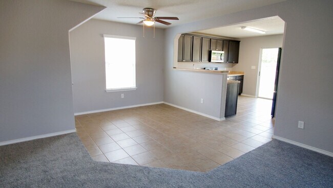 Building Photo - 25114 Remington Oaks San Antonio TX 78261