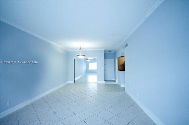 Building Photo - 1455 N Treasure Dr