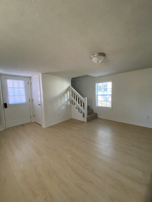 Foto del edificio - 402 E Wayne St