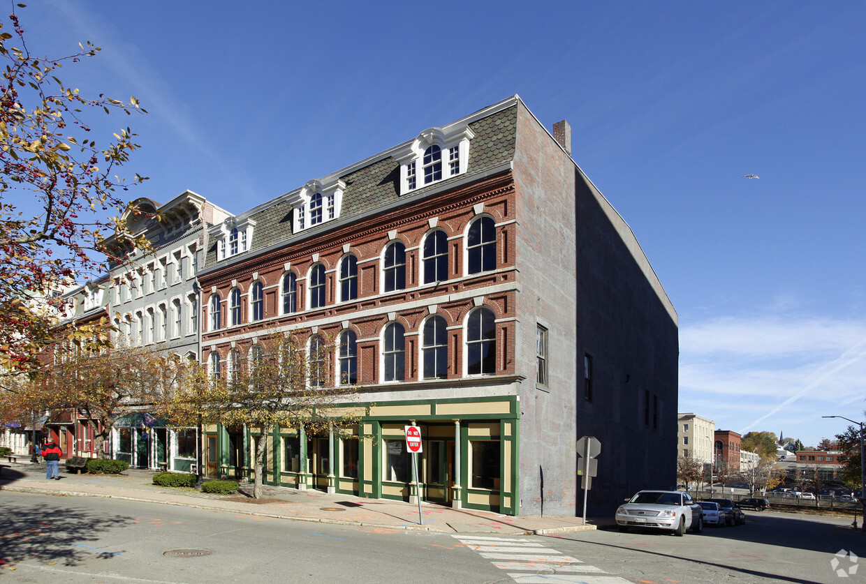 Building Photo - Broad Street Lofts