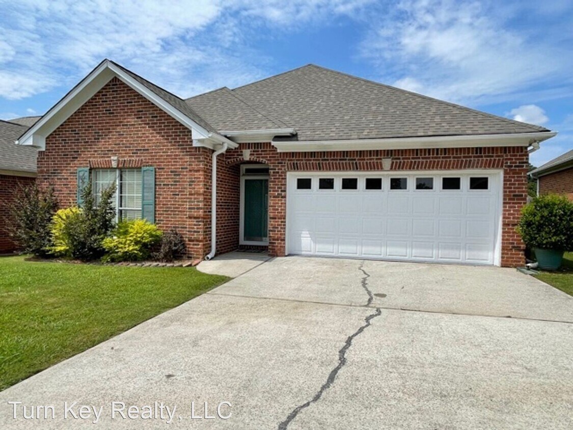 3 br, 2 bath House 515 Enclave Circle House Rental in Fultondale