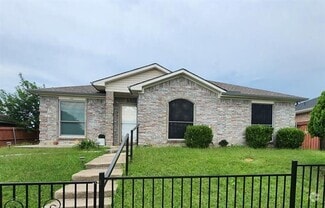 Building Photo - 1100 Cedarcrest Dr