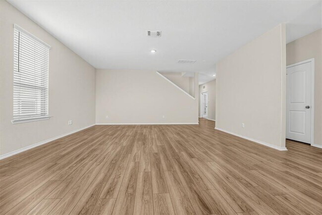 Foto del edificio - 400 Bedford Falls Ln