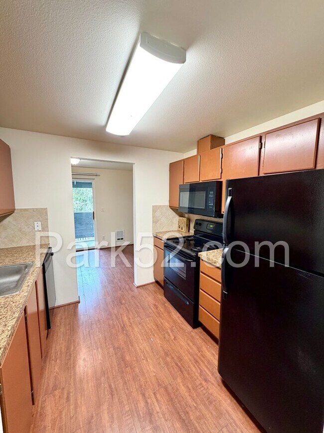 Foto del edificio - $250 Off First Full Month's Rent! Puyallup Area 2 Bedroom 2nd Floor Apartment