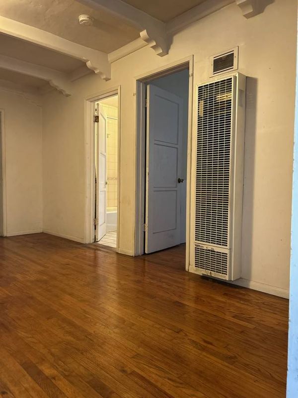 Foto del edificio - 322 W Plymouth St