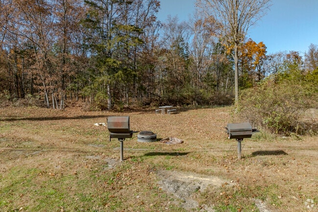 2633 South Rd - Outdoor Grilling - 2633 South Rd