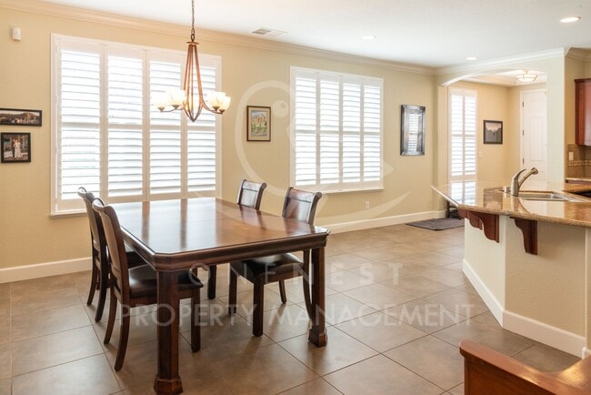 Building Photo - Beautifully maintained single-story home in Lincoln Crossing