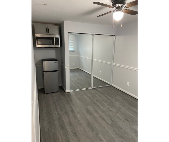 Building Photo - 306 N Fremont Ave