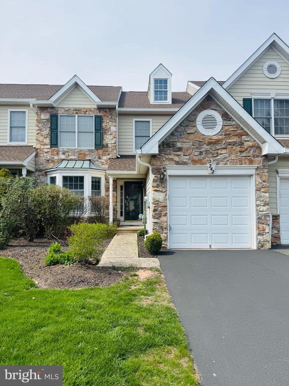 Building Photo - 242 Patriot Hill Dr