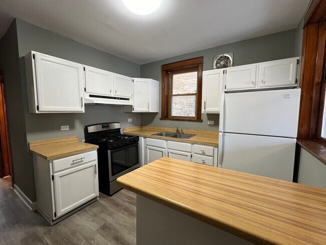 Foto del edificio - 2516 W Hutchinson St