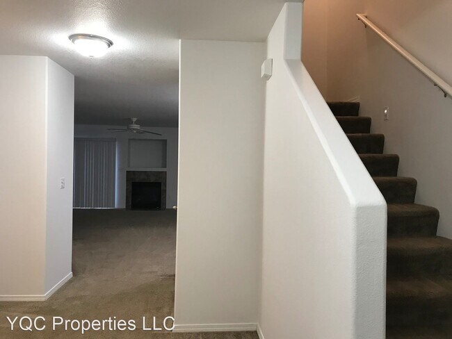 Building Photo - 3 br, 2.5 bath House - 325 NE Wedgewood Ct.