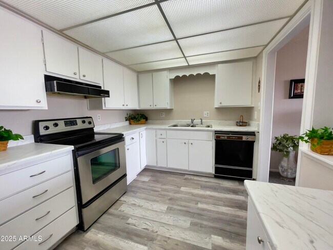 Foto del edificio - 425 S Parkcrest