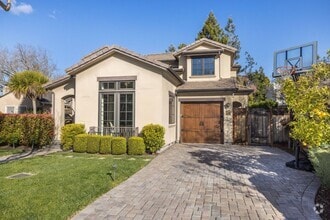 823 Sycamore Dr