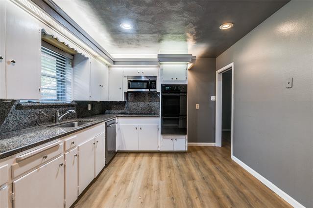 Foto del edificio - 1703 Raydon Dr