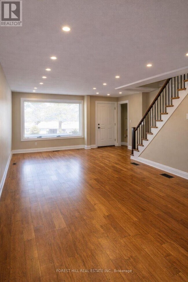 Photo du bâtiment - 166 Schell Ave