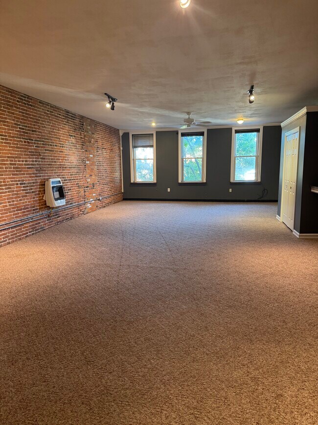 planta abierta - 171 W 1st St