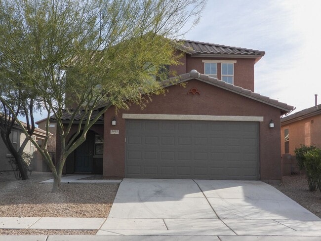Building Photo - 5 Bedroom, 3 Bath, 2 Living Areas
