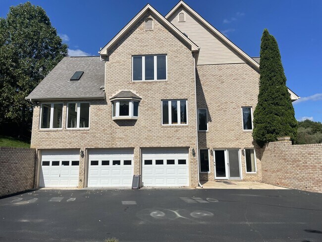 Foto del edificio - 855 Deercroft Dr