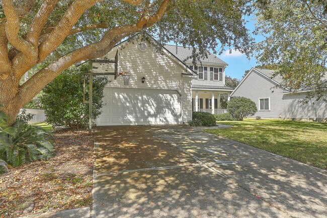 Photo - Spacious Home on Serene Pond Lot in Belle ...