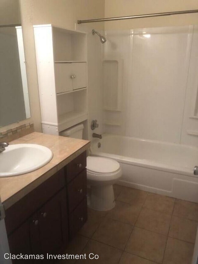 Foto del edificio - 1 br, 1 bath Apartment - 469 Hilltop Ave
